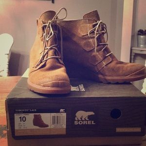 Sorel Toronto Lace up wedge waterproof boot size10
